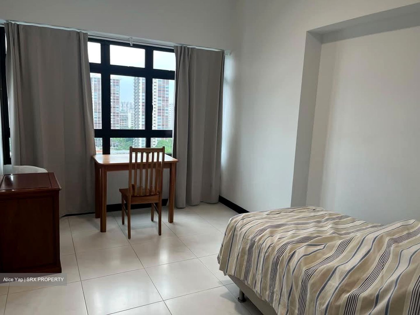 Blk 220B Linear Green @ Bedok (Bedok), HDB 5 Rooms #564572671